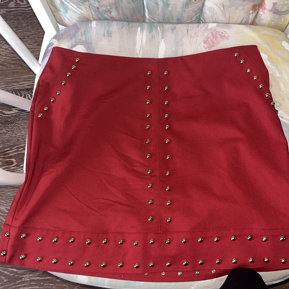 Skirt size M never worn
